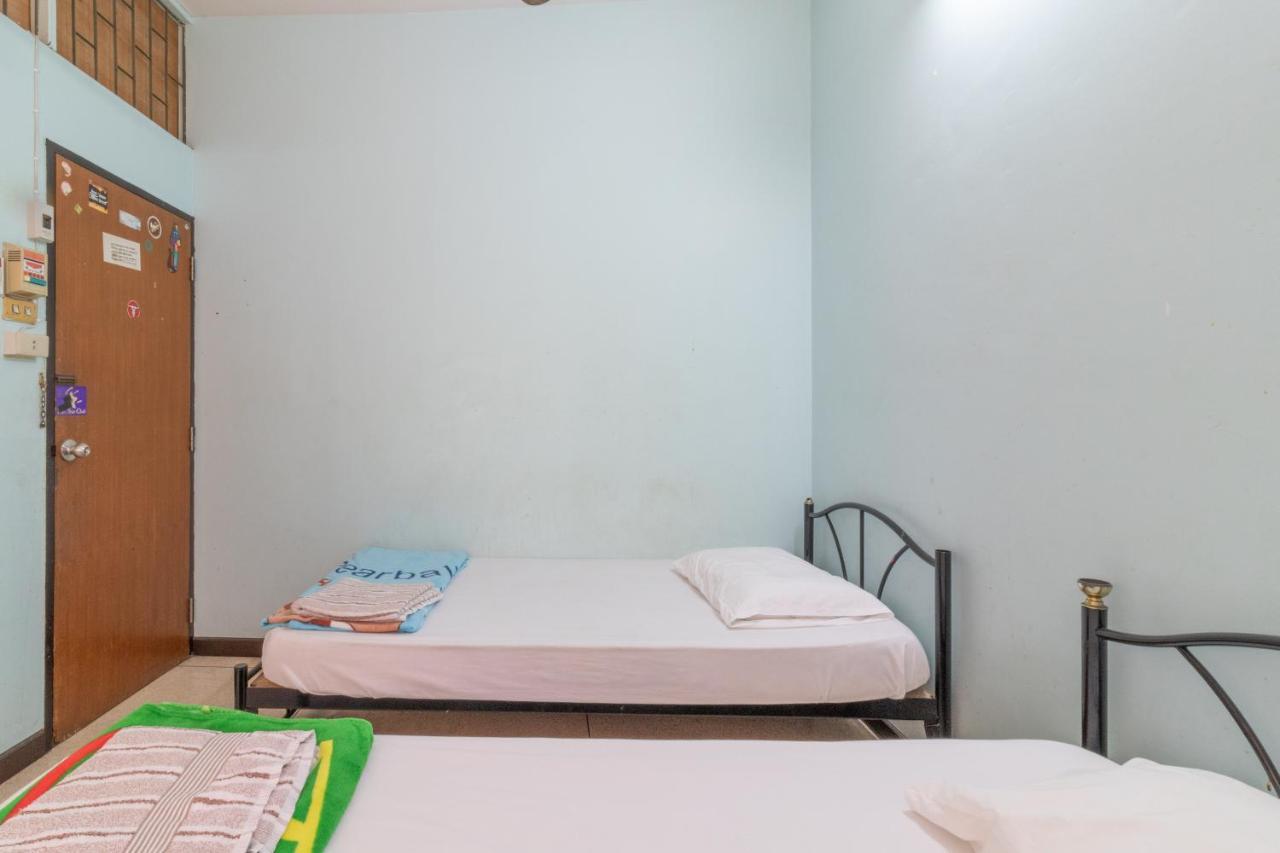 7 Holder Guesthouse Bangkok Exterior photo