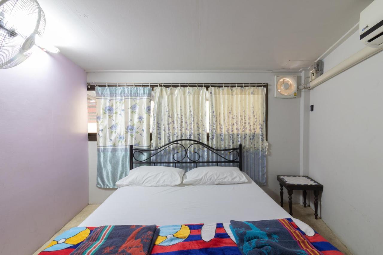 7 Holder Guesthouse Bangkok Exterior photo